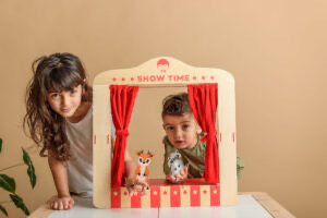 תיאטרון בובות מעץ – תמונה 3